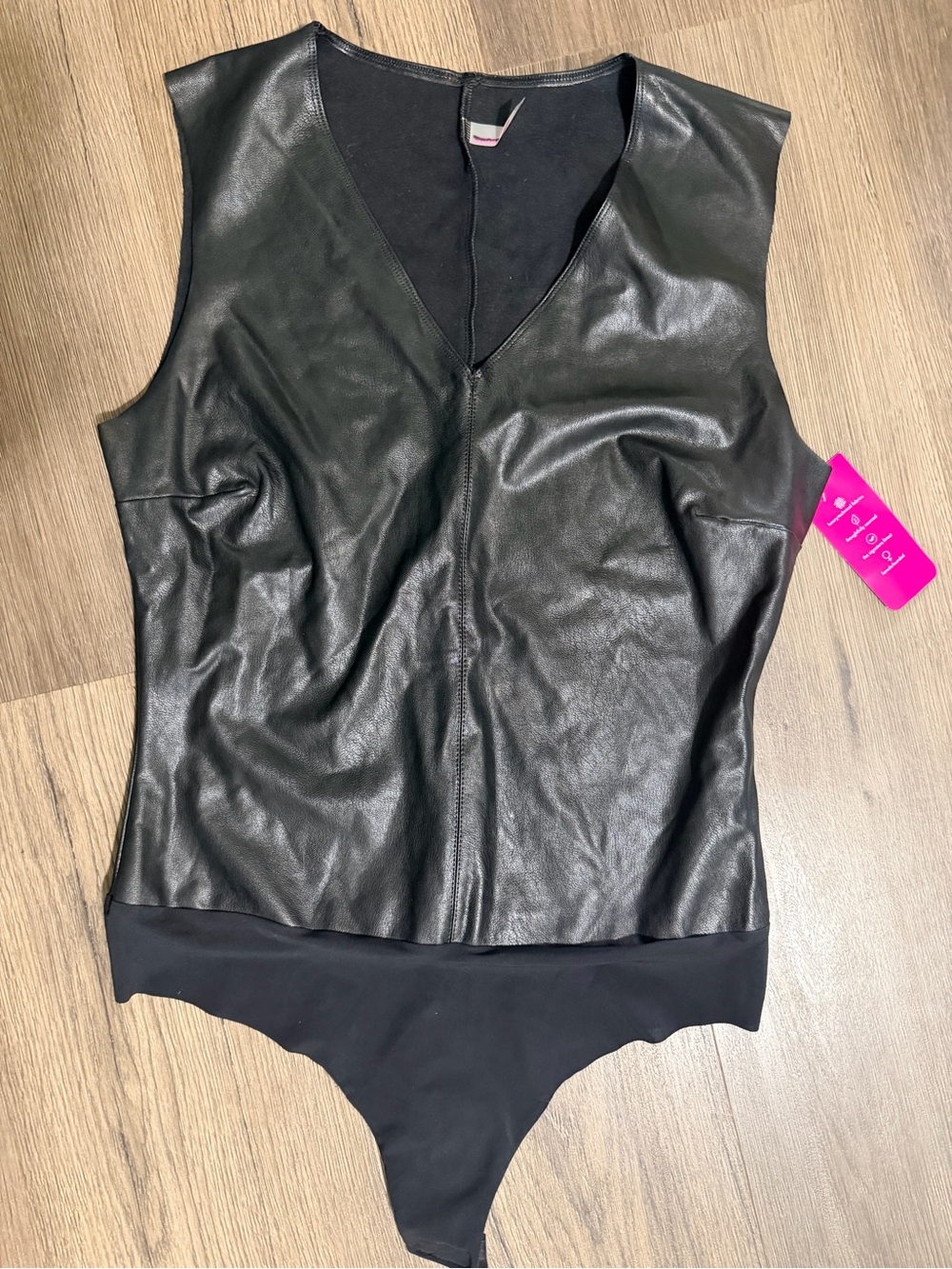 Women NWT "Commando " blk faux leather sleeveless body suit. size XL